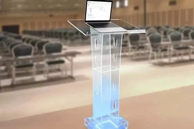 Víztiszta plexi pulpitus – modern prezentációs megoldás Átlátszó plexi pulpitus előadásokhoz és konferenciákhoz