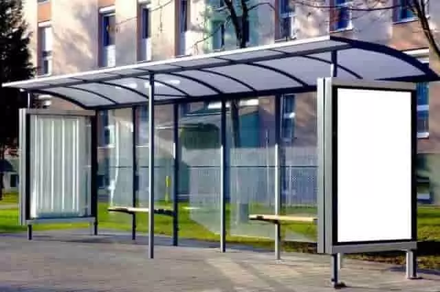 Opál üregkamrás polikarbonát buszváró és közterületi fedésekhez Opál üregkamrás polikarbonát tető buszmegálló fedéshez