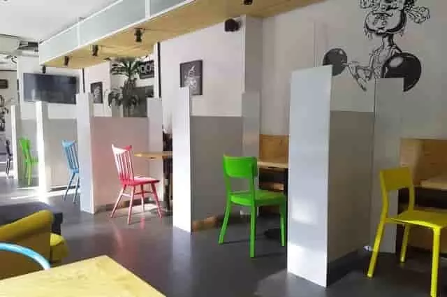 Plexi falak, válaszfalak belső terekben