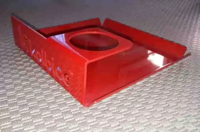 Műanyag megmunkálás – egyedi plexi hajlítás