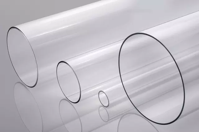 Polikarbonát csövek átlátszó kivitelben