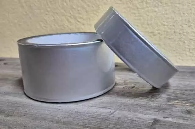 Polikarbonát párazáró szalag üregkamrás lemez felső élének lezárásához