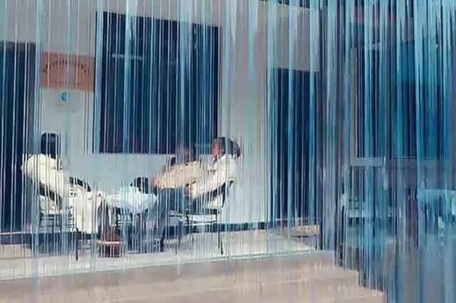 Átlátszó PVC szalagfüggöny teraszra – időjárás elleni védelem és szélfogó megoldás